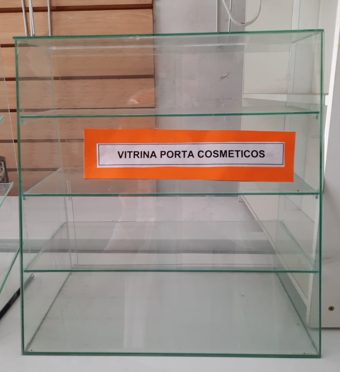 Vitrina porta cosméticos